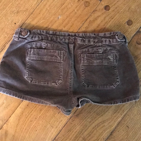 Women’s shorts - Picture 2 of 3